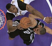 Dwightas Howardas ir Timas Duncanas
