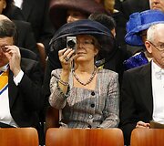 Europos Komisijos pirmininkas Manuelis Barroso (kairėje), ir Europos Vadovų Tarybos pirmininkas Hermanas van Rompuy su žmona Geertrui Windels