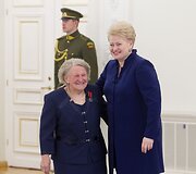 Dalia Grybauskaitė pasveikino daugiavaikes motinas