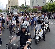 Niujorke protestas prie&scaron; gėjaus nužudymą