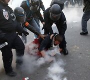 Neramumai per protestą prie&scaron; gėjų santuokas Prancūzijoje