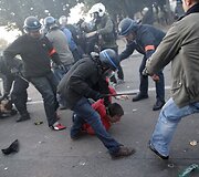 Neramumai per protestą prie&scaron; gėjų santuokas Prancūzijoje