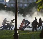 Neramumai per protestą prie&scaron; gėjų santuokas Prancūzijoje