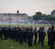 Neramumai per protestą prie&scaron; gėjų santuokas Prancūzijoje