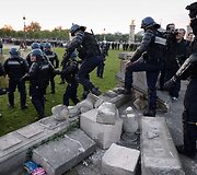 Neramumai per protestą prie&scaron; gėjų santuokas Prancūzijoje