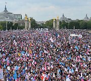 Neramumai per protestą prie&scaron; gėjų santuokas Prancūzijoje