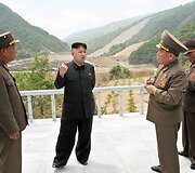 Kim Jong Unas prie statomo slidinėjimo kurorto