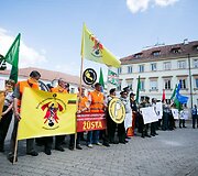 Pareigūnų protestas prie prezidentūros