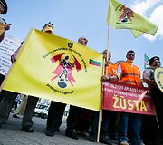 Pareigūnų protestas prie prezidentūros