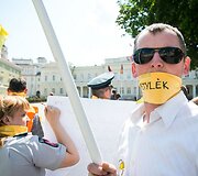 Pareigūnų protestas prie prezidentūros