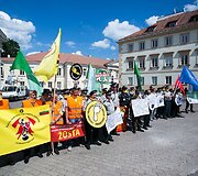 Pareigūnų protestas prie prezidentūros