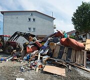 Per potvynį sugadintų daiktų krūva