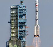 Raketos ne&scaron;ėjos &bdquo;Long March&ldquo; pakilimas 