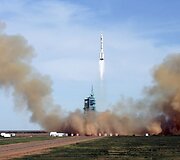 Raketos ne&scaron;ėjos &bdquo;Long March&ldquo; pakilimas 