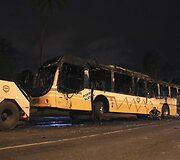 Per protestus sudegintas autobusas