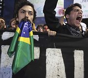 Protestuotojai Brazilijoje 
