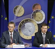 Latvijos finansų ministras Andris Vilks ir Latvijos ministras pirmininkas Valdis Dombrovski
