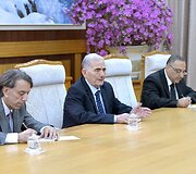 &Scaron;iaurės Korėjos lyderis susitiko su Sirijos delegacija