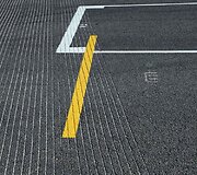 Starto tiesiosios dangoje padaryti nedideli vandens nutekėjimo grioveliai