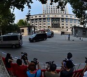 Bo Xilai i&scaron;vežamas i&scaron; teismo