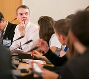 Projekto &bdquo;Moksleiviai &ndash; į Vyriausybę&ldquo; dalyviai susitiko su Algirdu Butkevičiumi.