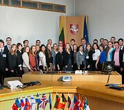 Projekto &bdquo;Moksleiviai &ndash; į Vyriausybę&ldquo; dalyviai susitiko su Algirdu Butkevičiumi.