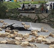 Kolumbijoje protestuotojų užblokuotas kelias 