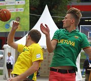 Lietuvos sirgaliai Slovėnijoje žaidžia krep&scaron;inį.
