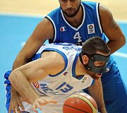 Kostas Kaimakoglou (priekyje) ir Pietro Aradori