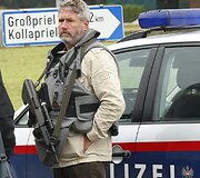 Įvykio vietoje policininkai užblokavo kelią.