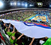 Slovėnijos krep&scaron;inio sirgaliai dėkoja &scaron;alies rinktinei