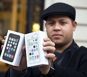 Paryžiuje &bdquo;iPhone 5s&ldquo; nusipirkęs klientas