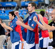 Prancūzijos krep&scaron;inio rinktinės nariai džiaugiasi po sėkmingos atakos