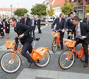 Vilniaus meras Artūras Zuokas ir Danijos princas Frederikas važinėjosi dviračiais