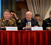 Juozas Olekas (centre)