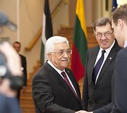 Palestinos prezidentas Mahmudas Abbasas ir Lietuvos premjeras Algirdas Butkevičius
