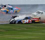 Darrello Wallaceo ir  Jebo Burtono avarija &bdquo;Talladega&ldquo; trasoje