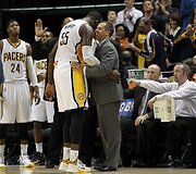 Roy Hibbertas ir &bdquo;Pacers&ldquo; treneris Frankas Vogelis