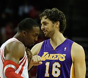Dwightas Howardas ir Pau Gasolis