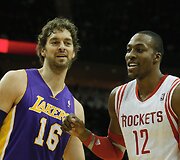 Pau Gasolis ir Dwightas Howardas