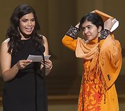 America Ferrera ir Malala Yousafzai