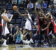 Tony Allenas (centre)