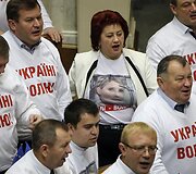 Po balsavimų Ukrainos opozicijos deputatai &scaron;aukia &bdquo;gėda&ldquo;
