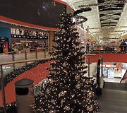 Vilniaus prekybos centruose jau blizga kalėdiniai papuo&scaron;imai