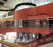 Vilniaus prekybos centruose jau blizga kalėdiniai papuo&scaron;imai