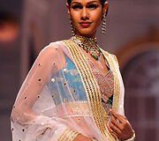 Meera Muzaffar Ali kolekcija