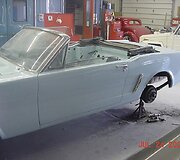 Renovuojamas 1964-ųjų &bdquo;Ford Mustang&ldquo;