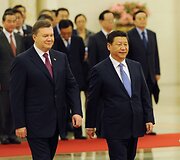 Ukrainos prezidentas Viktoras Janukovyčius ir Kinijos prezidentas Xi Jinpingas