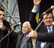 JAV senatorius Johnas McCainas ir Vitalijus Klyčko