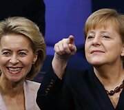 Ursula von der Leyen ir Angela Merkel